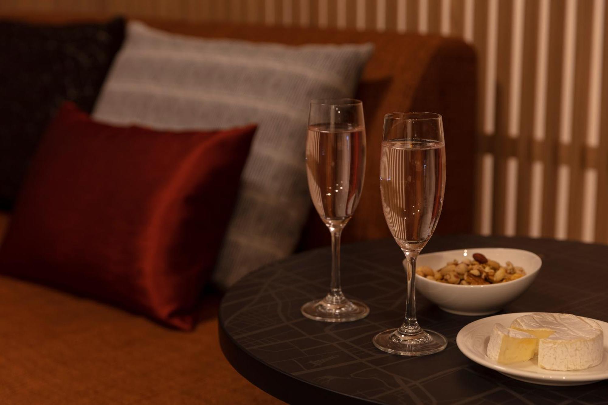 Отель Tokyu Vacations Osaka Midosuji Экстерьер фото